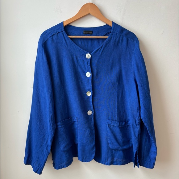 🇮🇹 Blue Linen Button-Up Top - Picture 2 of 12